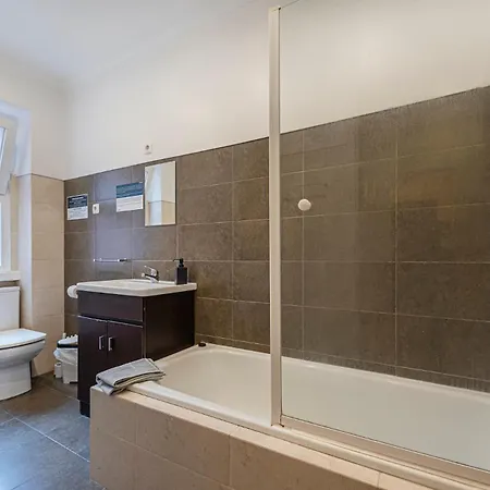 Houze_central Lisbon, 4 Flat W/ Zoo View * Lisbon